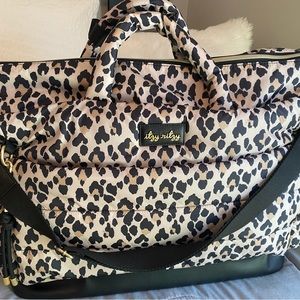 Itzy Ritzy weekend travel bag
